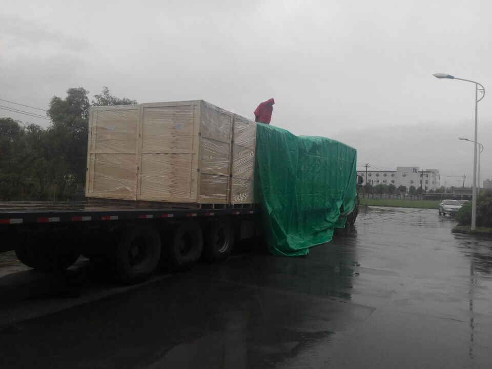 2017年6月北京創(chuàng)聯(lián)匯通電氣-雨中發(fā)貨現(xiàn)場(chǎng)，一直以顧客服務(wù)為較好